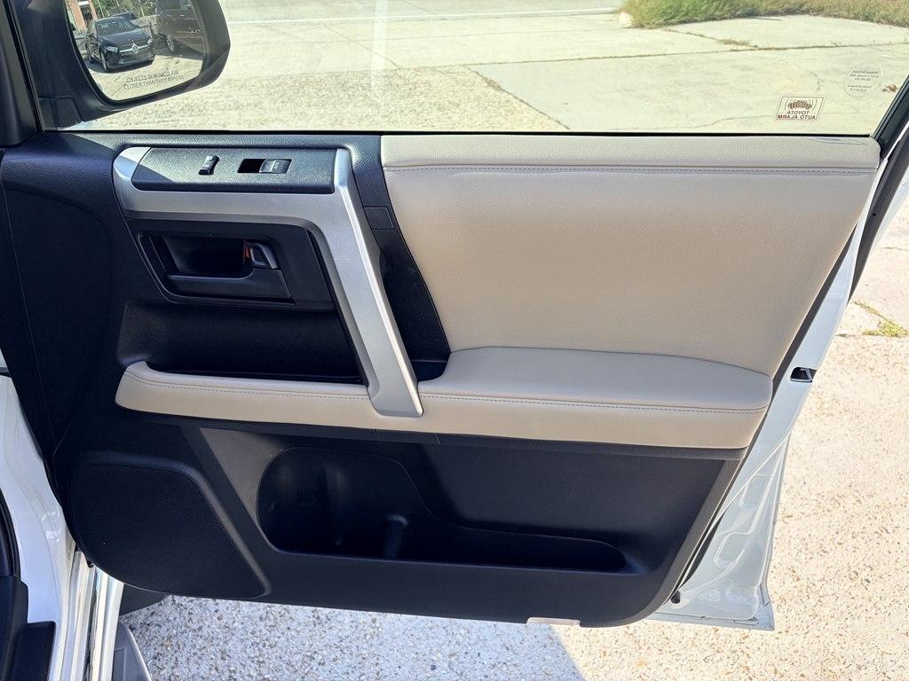 Toyota 4Runner SR5 2WD 2013