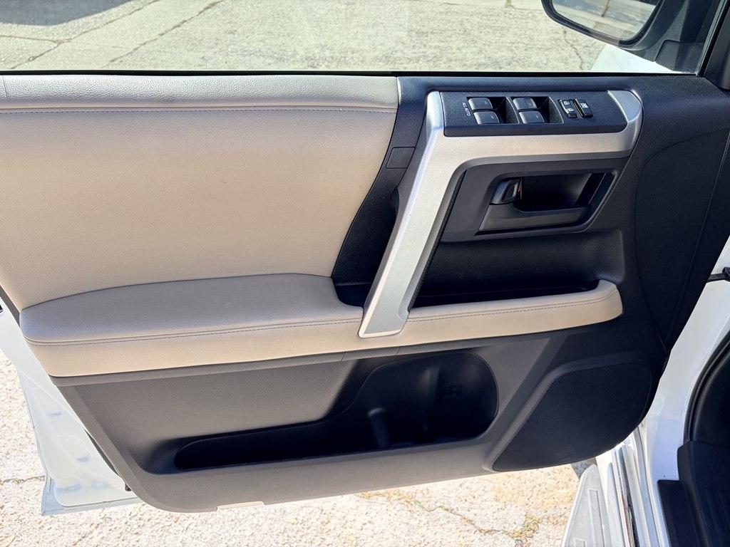Toyota 4Runner SR5 2WD 2013
