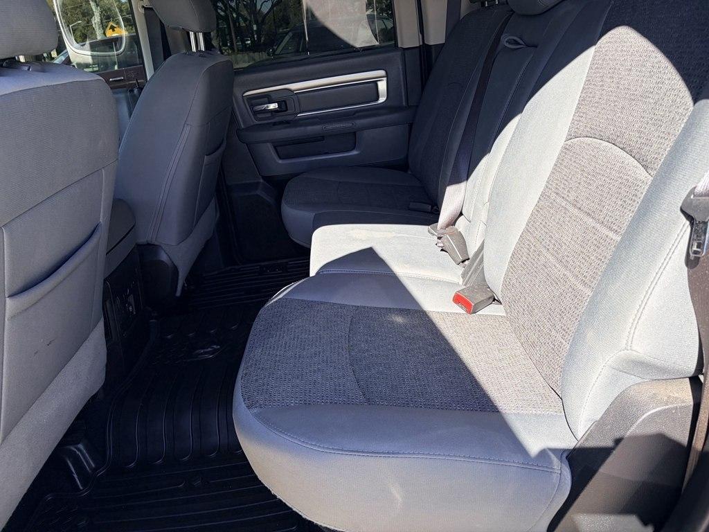 RAM 1500 SLT Crew Cab SWB 4WD 2017