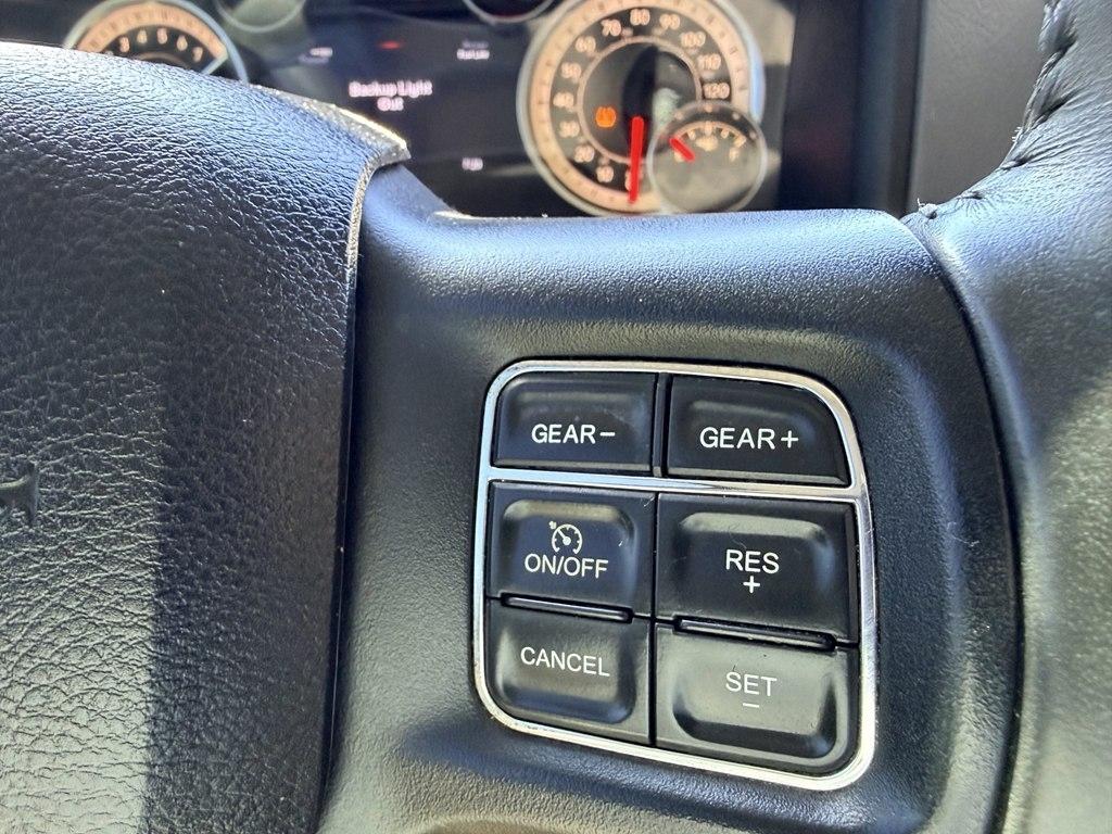 RAM 1500 SLT Crew Cab SWB 4WD 2017