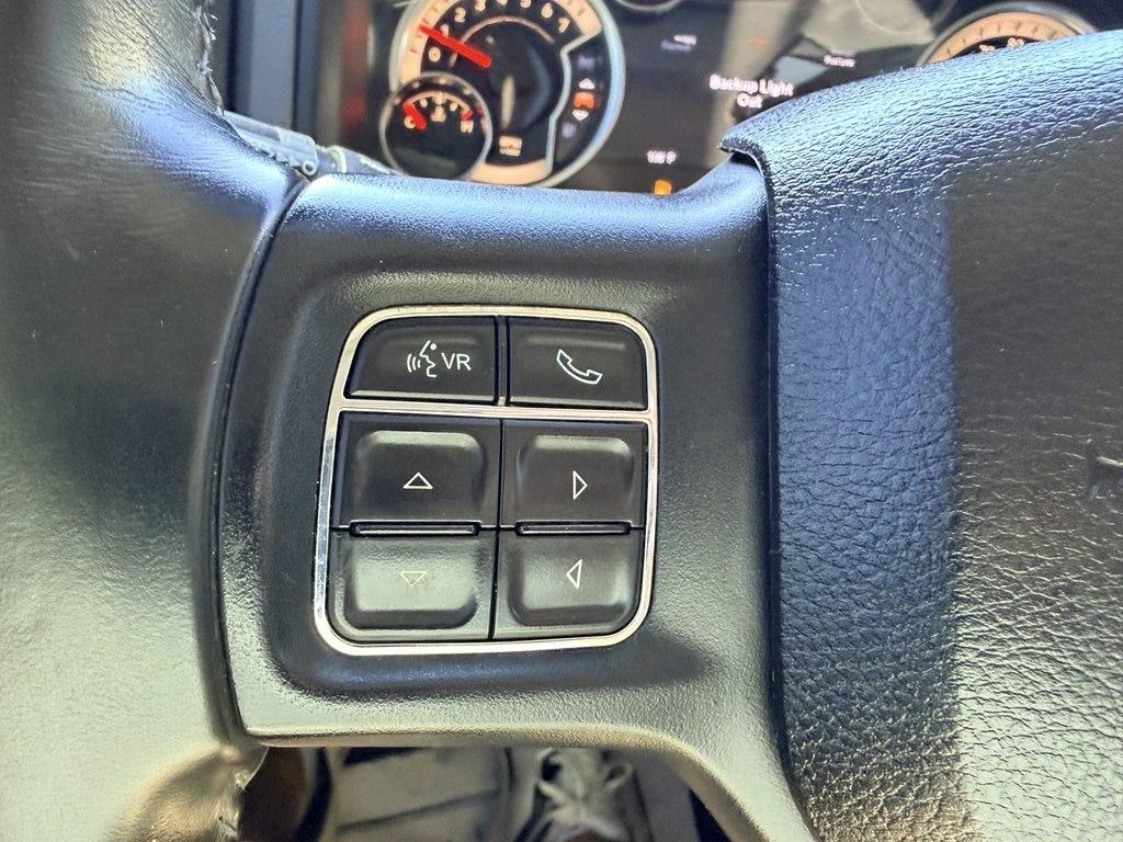 RAM 1500 SLT Crew Cab SWB 4WD 2017