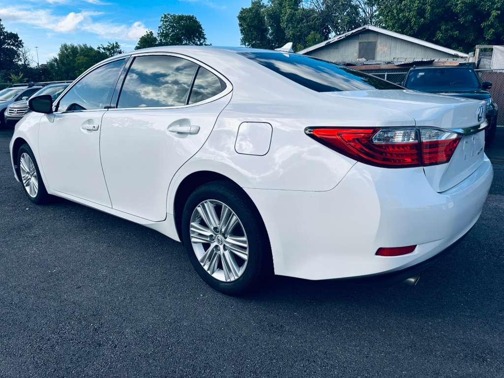 Lexus ES 350 Sedan 2013