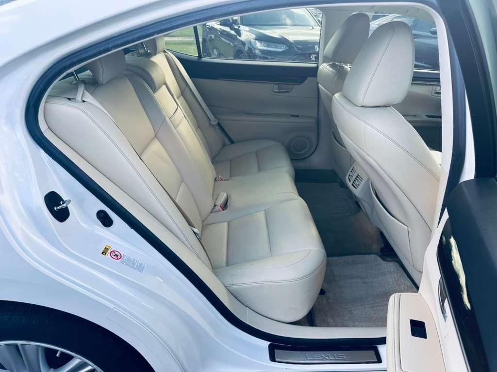 Lexus ES 350 Sedan 2013