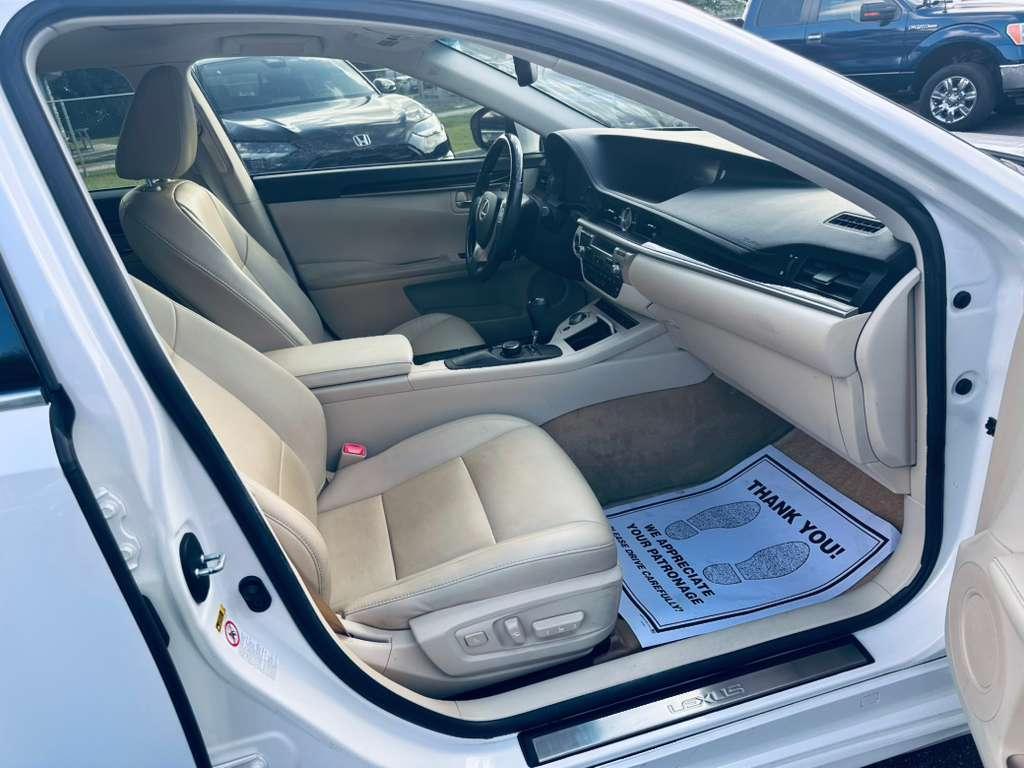 Lexus ES 350 Sedan 2013