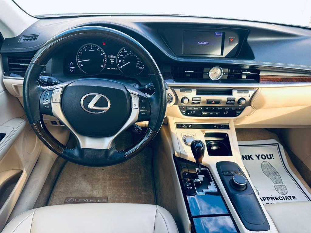 Lexus ES 350 Sedan 2013