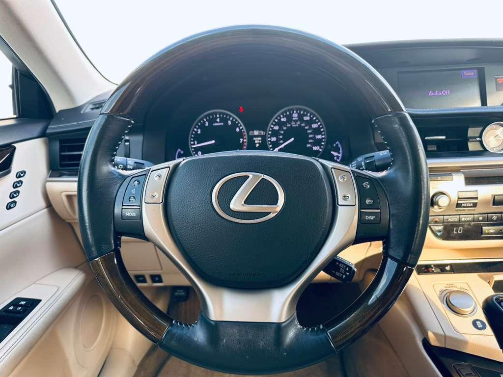 Lexus ES 350 Sedan 2013