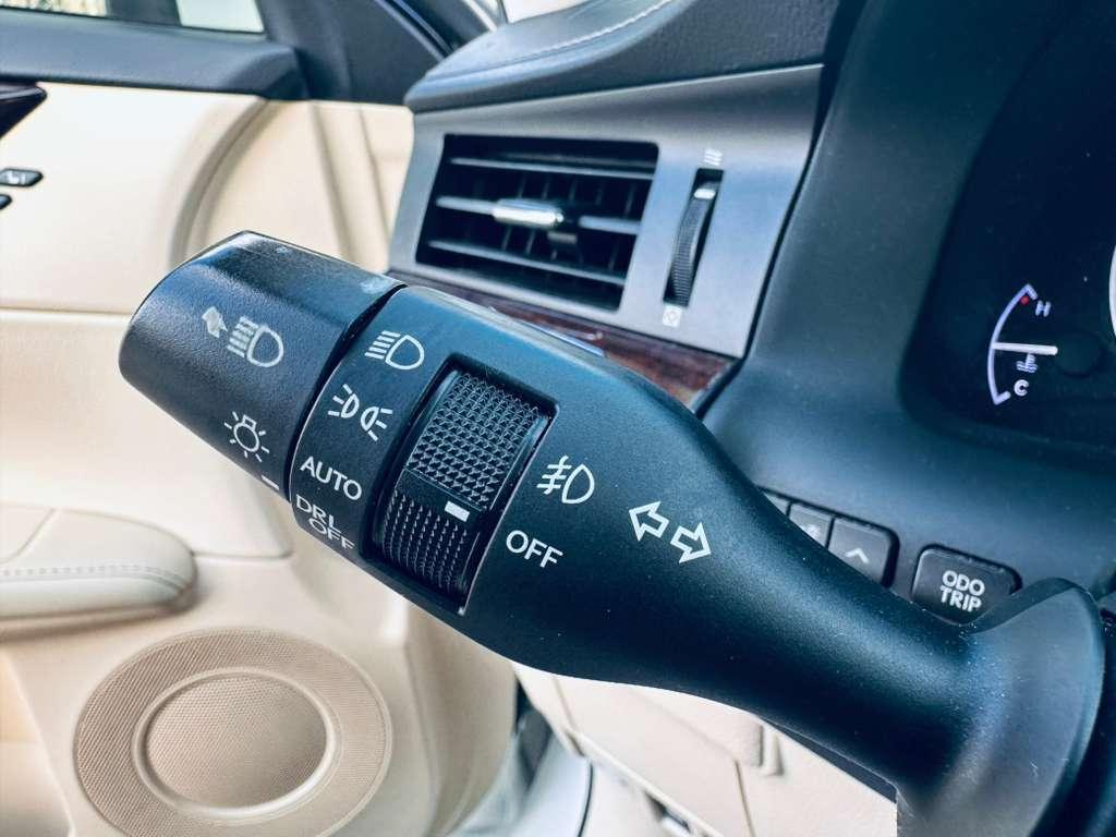 Lexus ES 350 Sedan 2013
