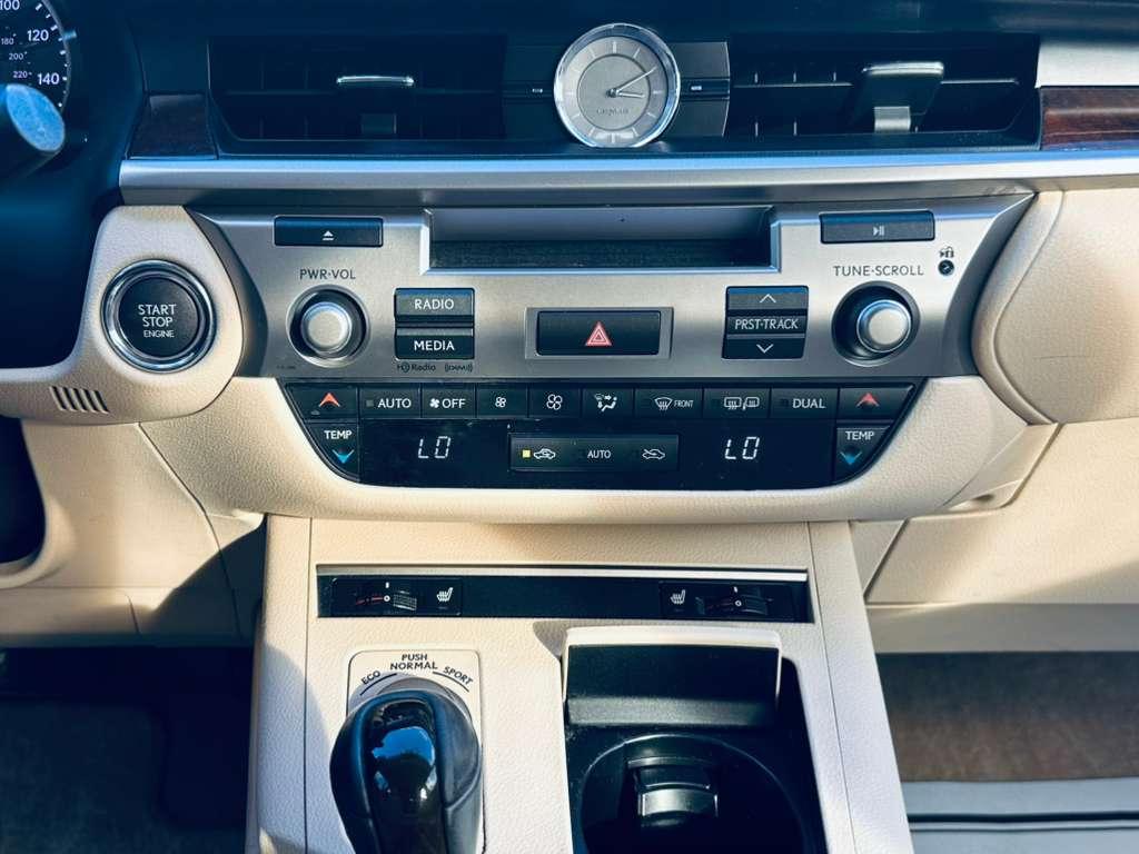Lexus ES 350 Sedan 2013
