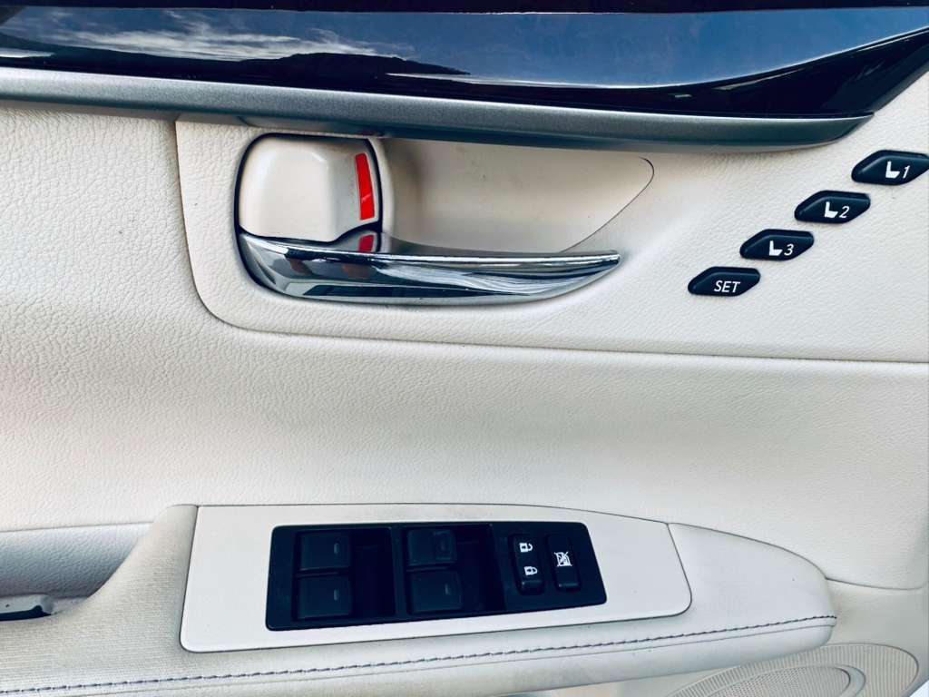 Lexus ES 350 Sedan 2013