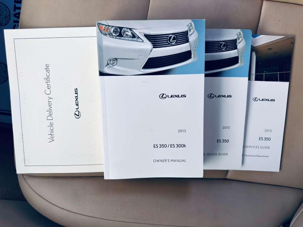 Lexus ES 350 Sedan 2013