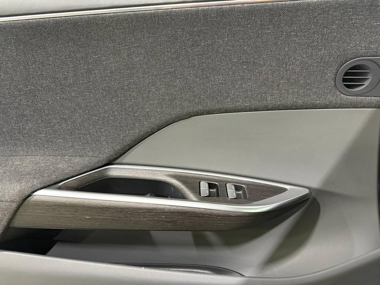 Lucid Air Pure 2023