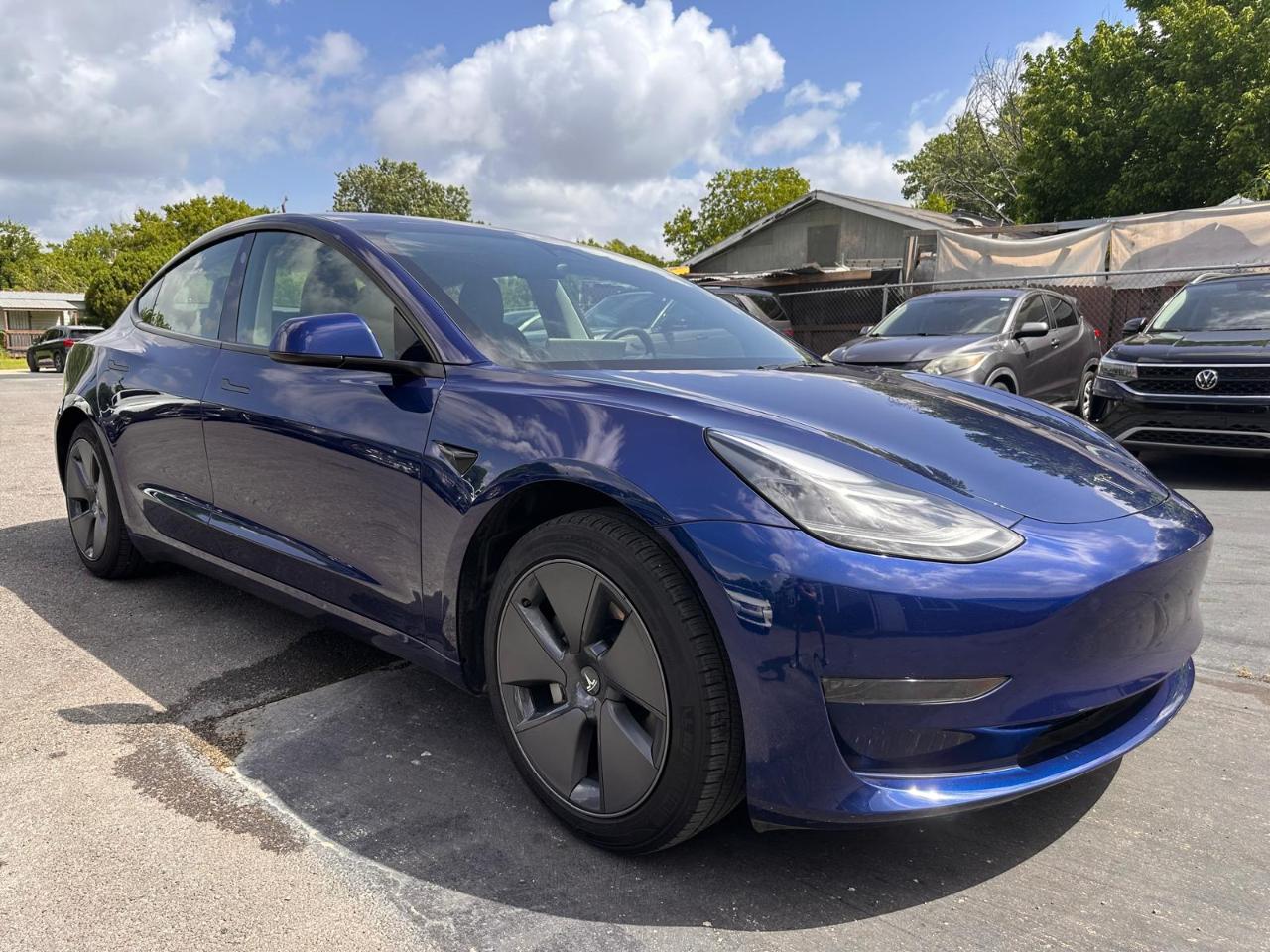 Tesla Model 3  2023