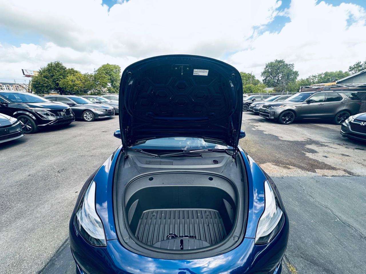 Tesla Model 3  2023