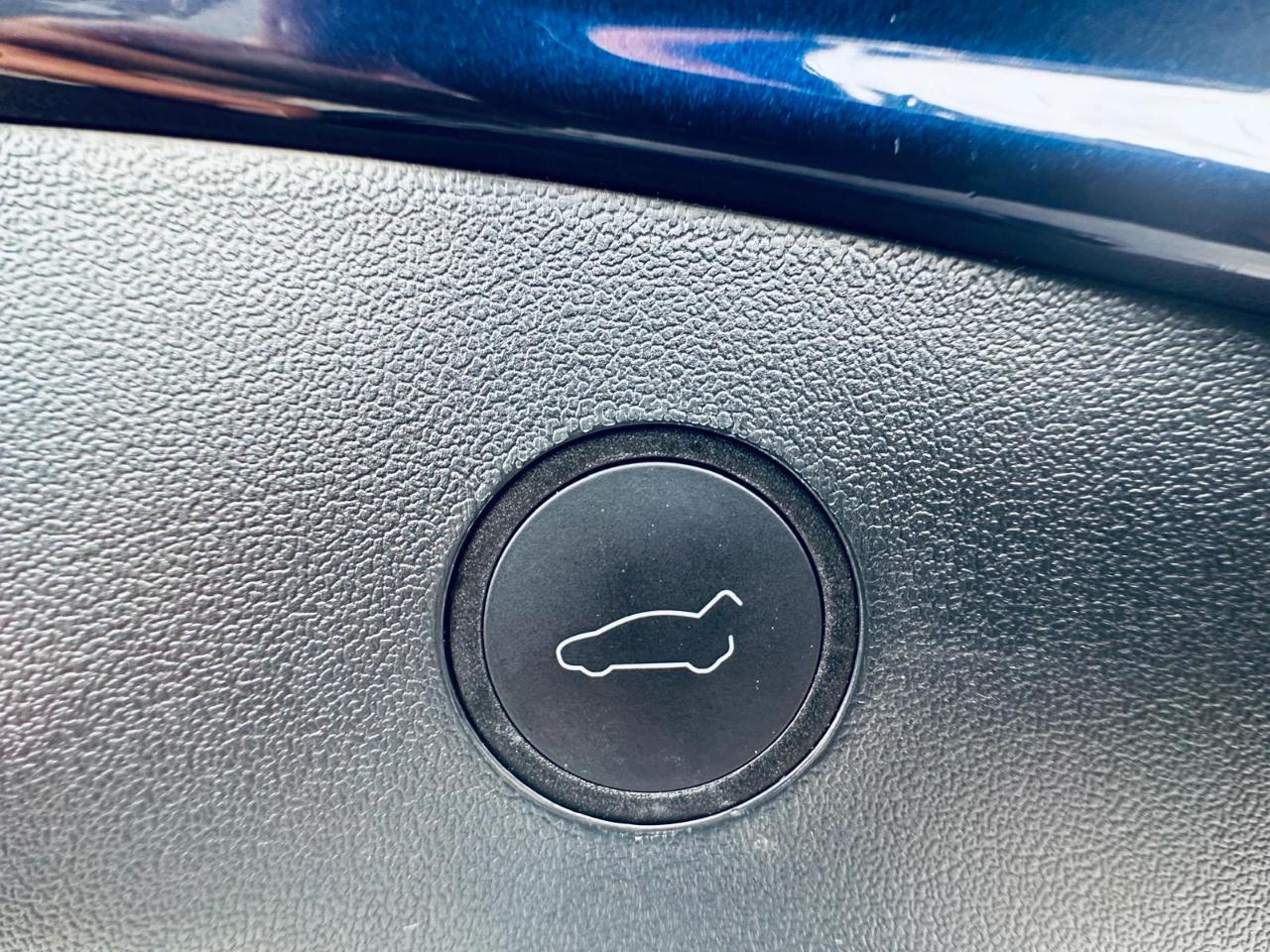 Tesla Model 3  2023