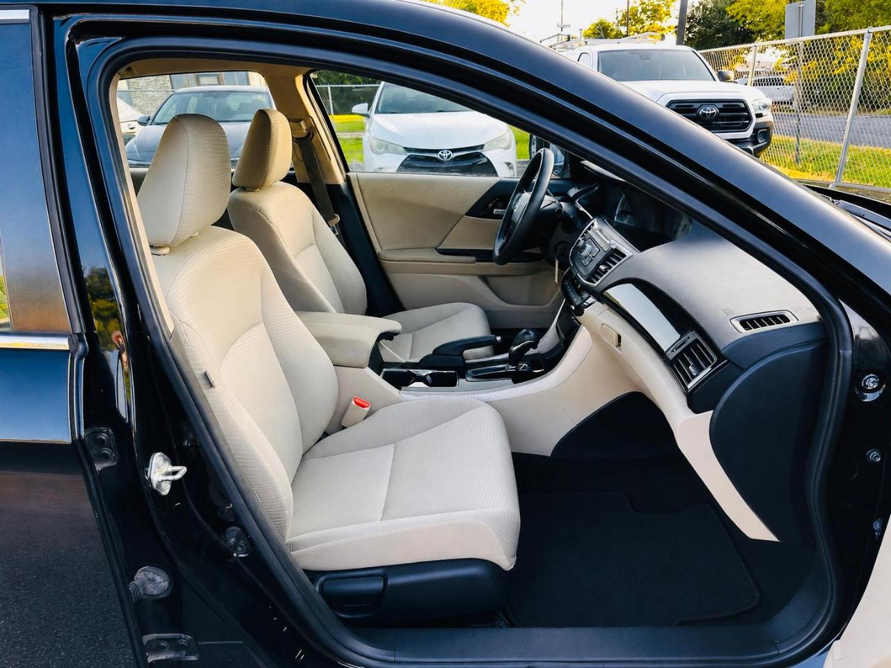 Honda Accord LX Sedan CVT 2016