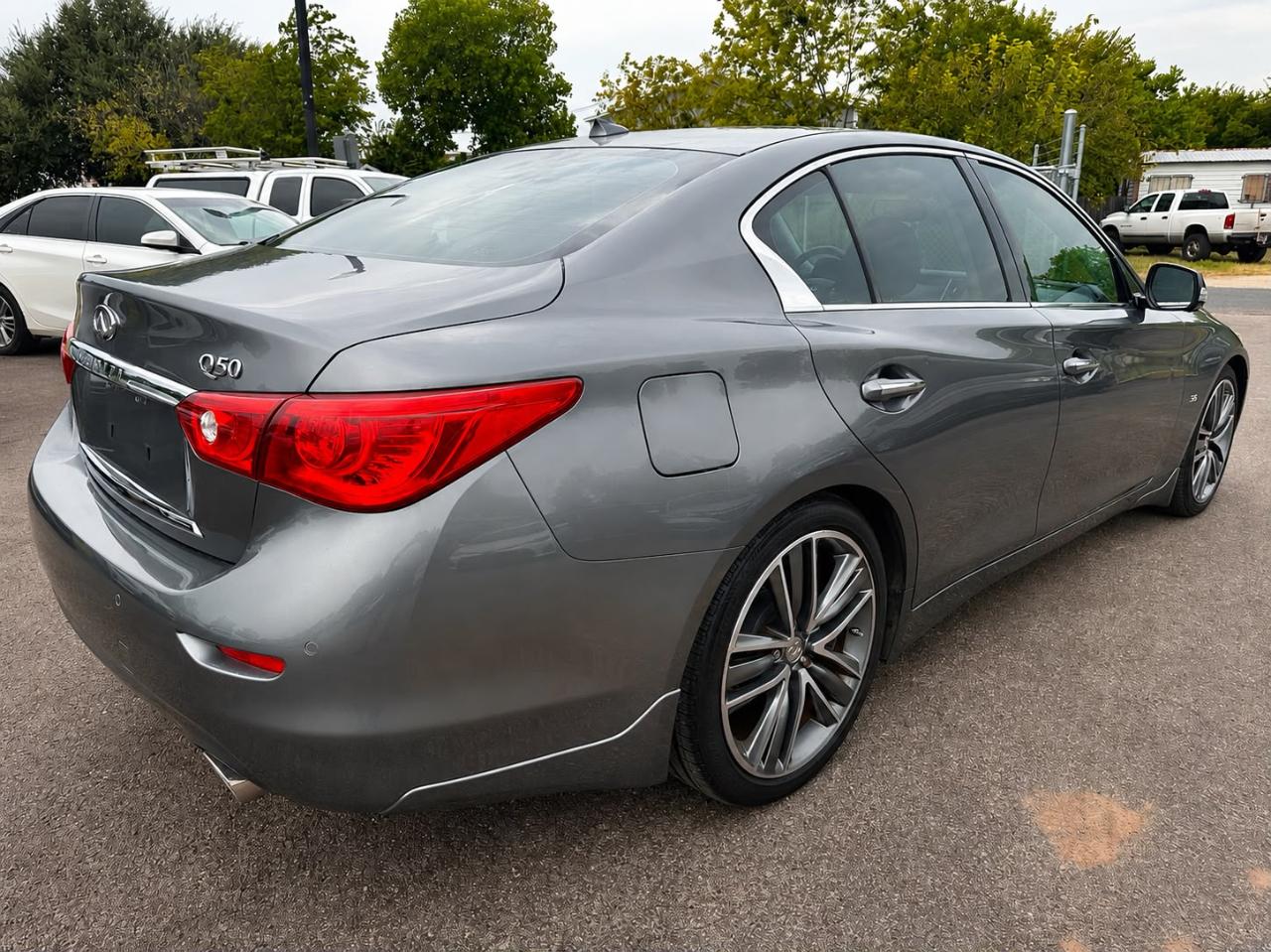 Infiniti Q50 Premium 2014