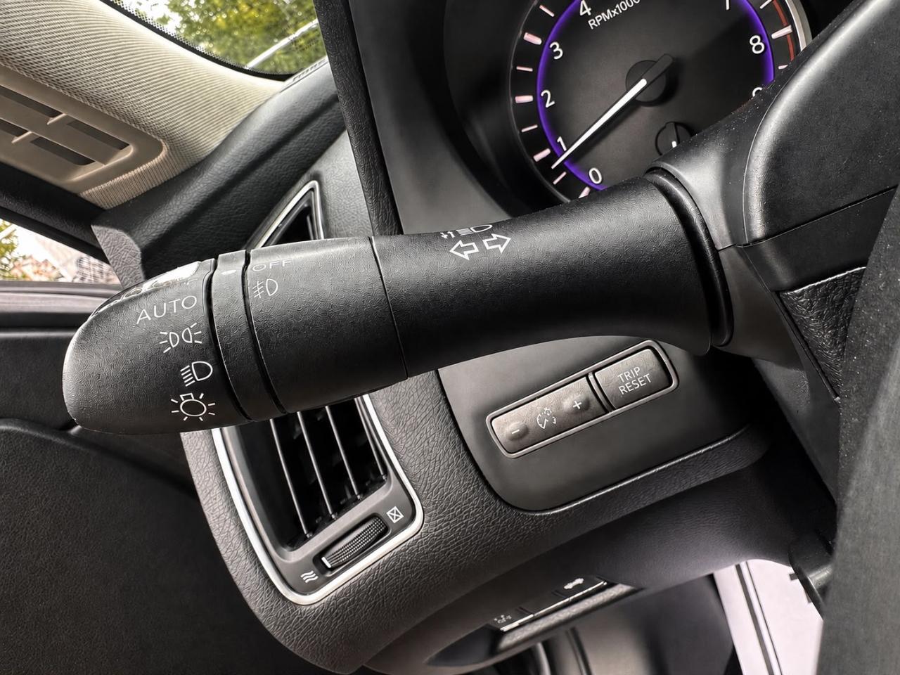Infiniti Q50 Premium 2014