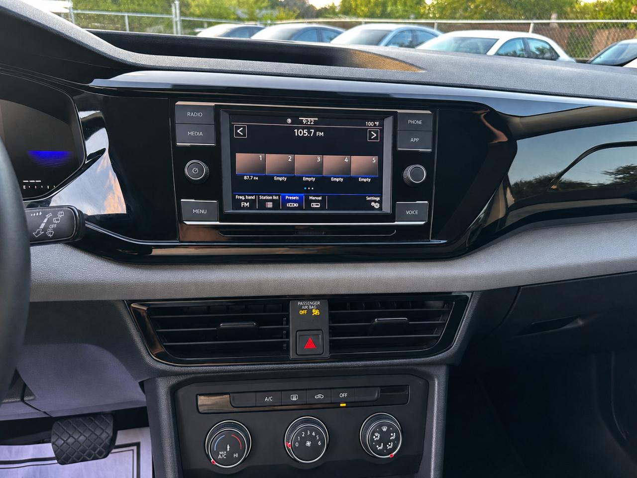Volkswagen Taos S 2022