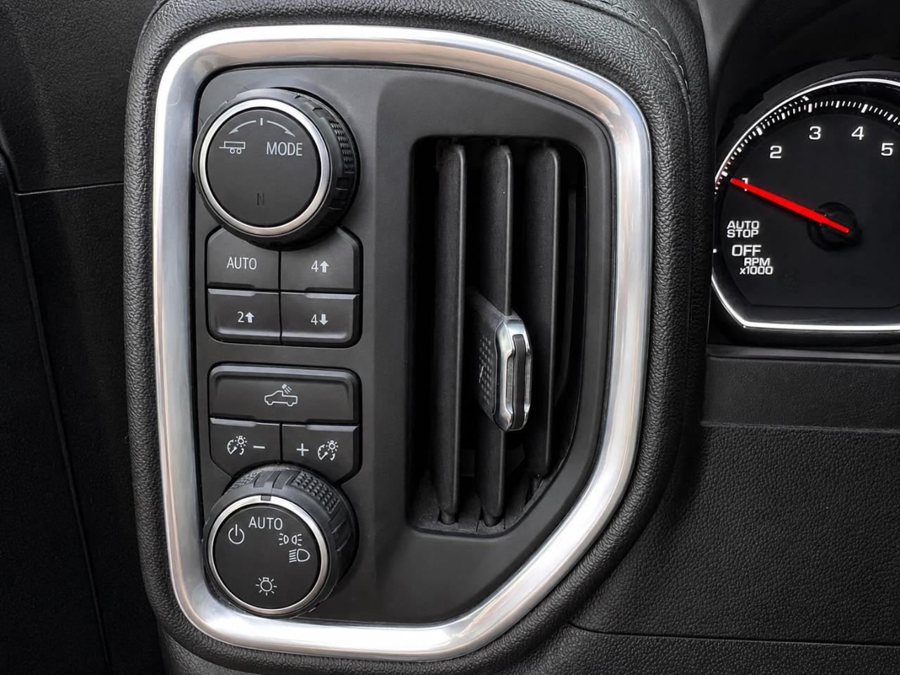 Chevrolet Silverado 1500 Limited LT Crew Cab 4WD 2022
