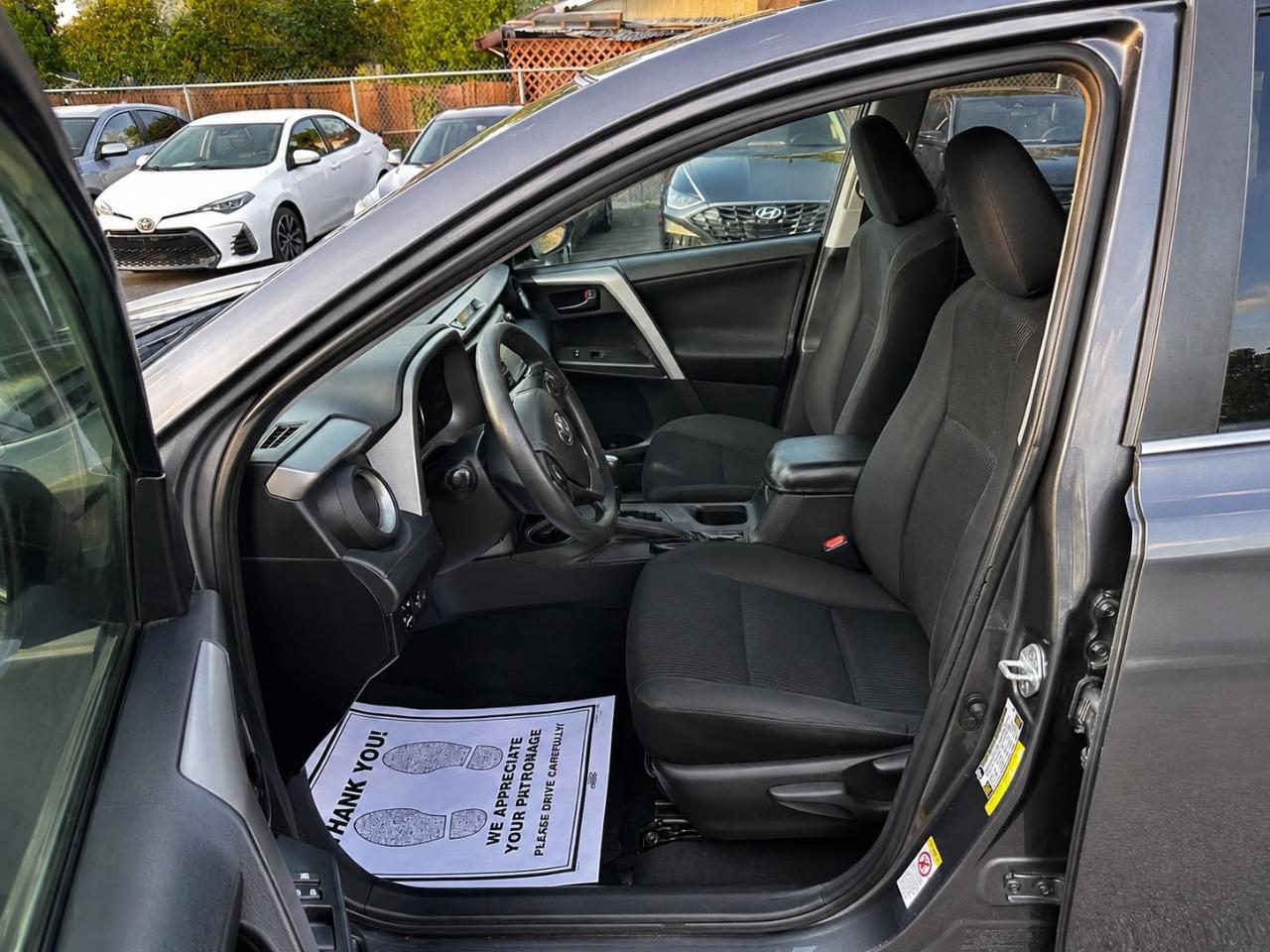 Toyota RAV4 LE FWD 2018
