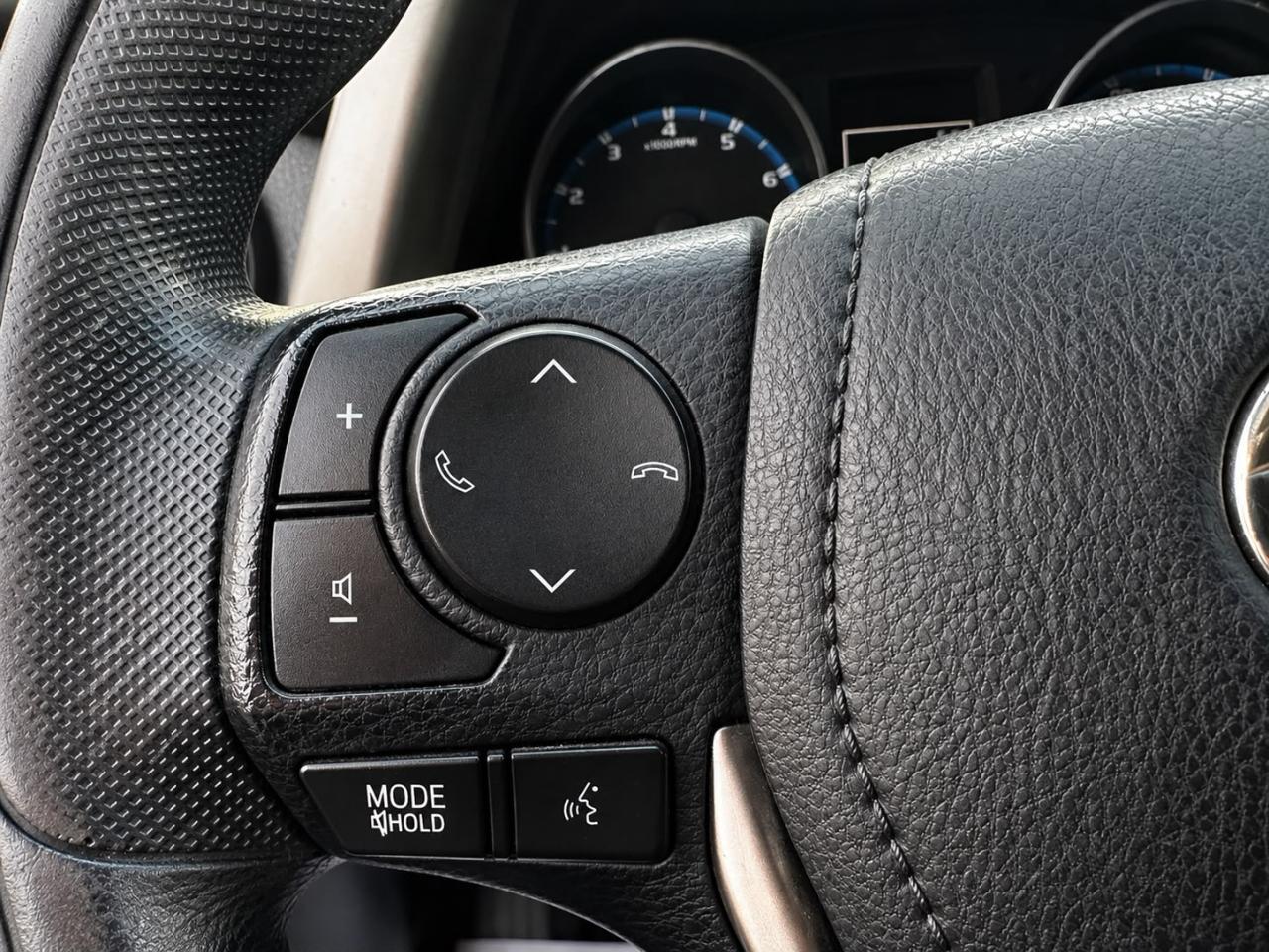 Toyota RAV4 LE FWD 2018