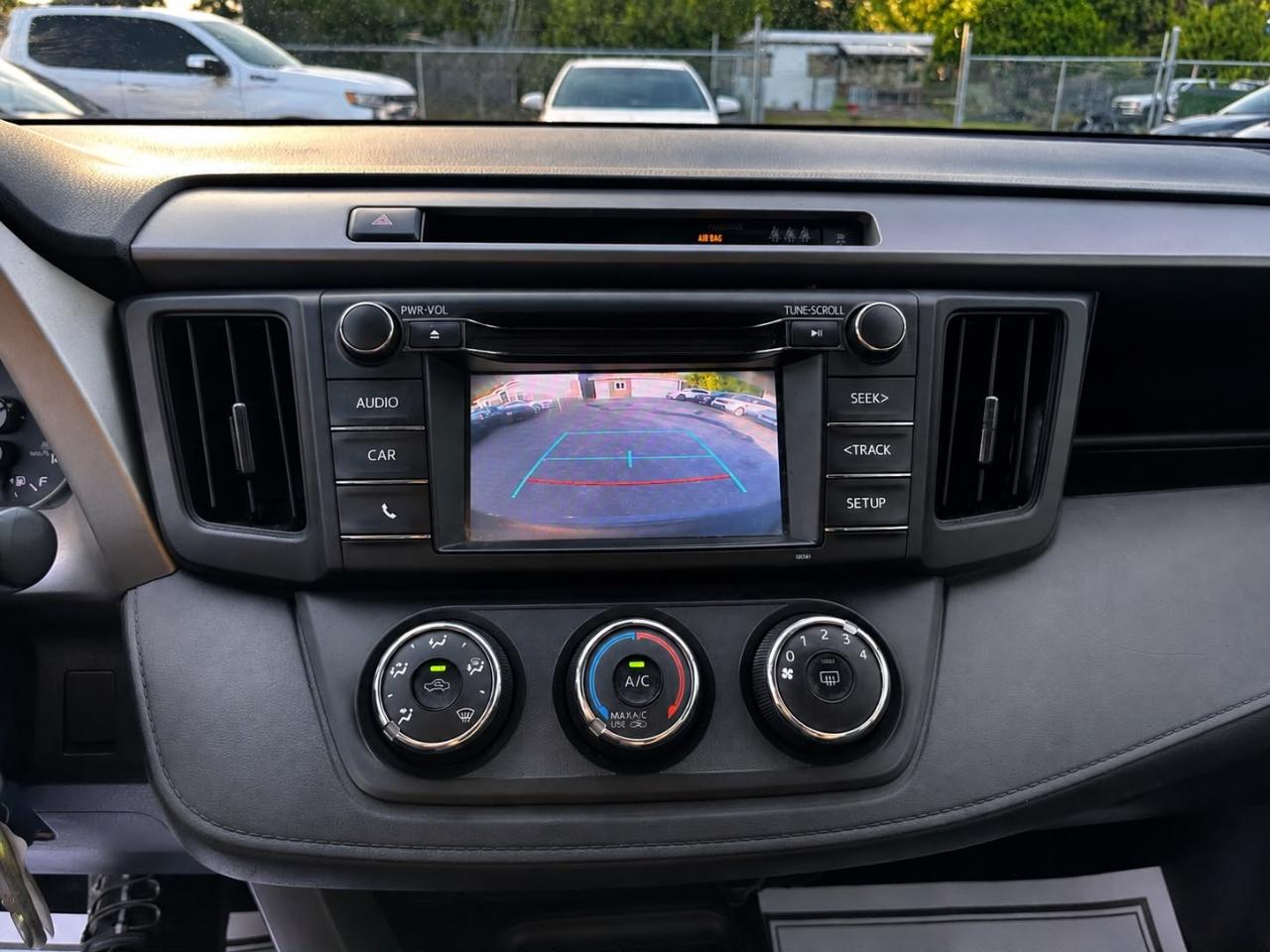 Toyota RAV4 LE FWD 2018