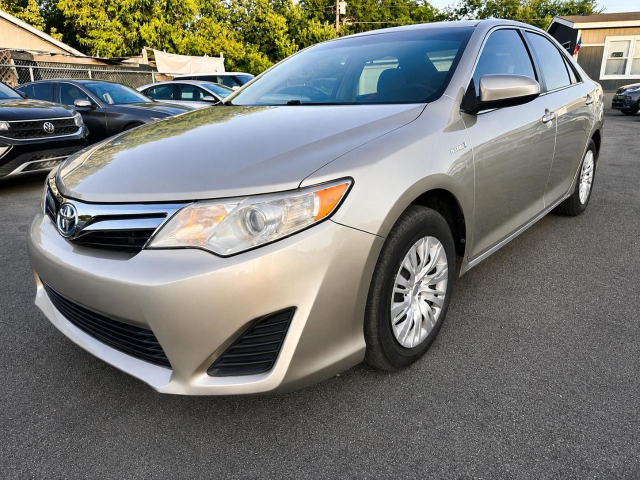 Toyota Camry Hybrid LE 2014