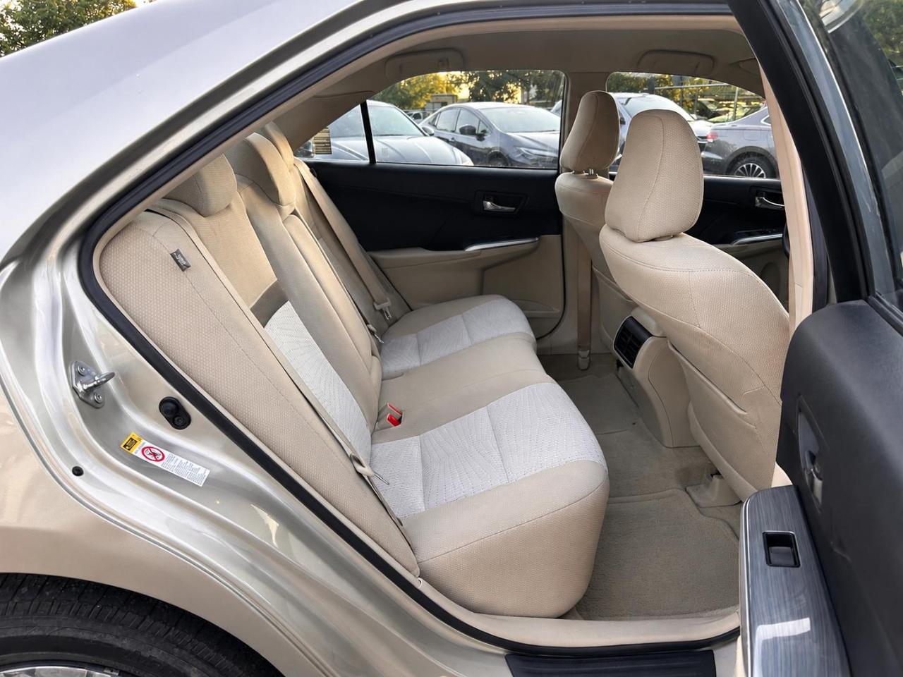 Toyota Camry Hybrid LE 2014