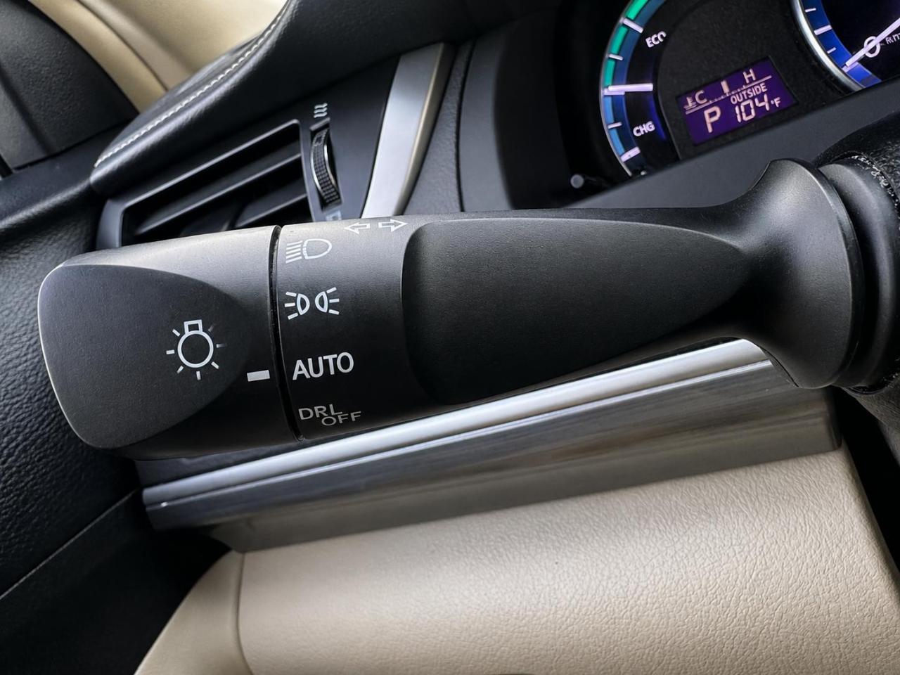 Toyota Camry Hybrid LE 2014