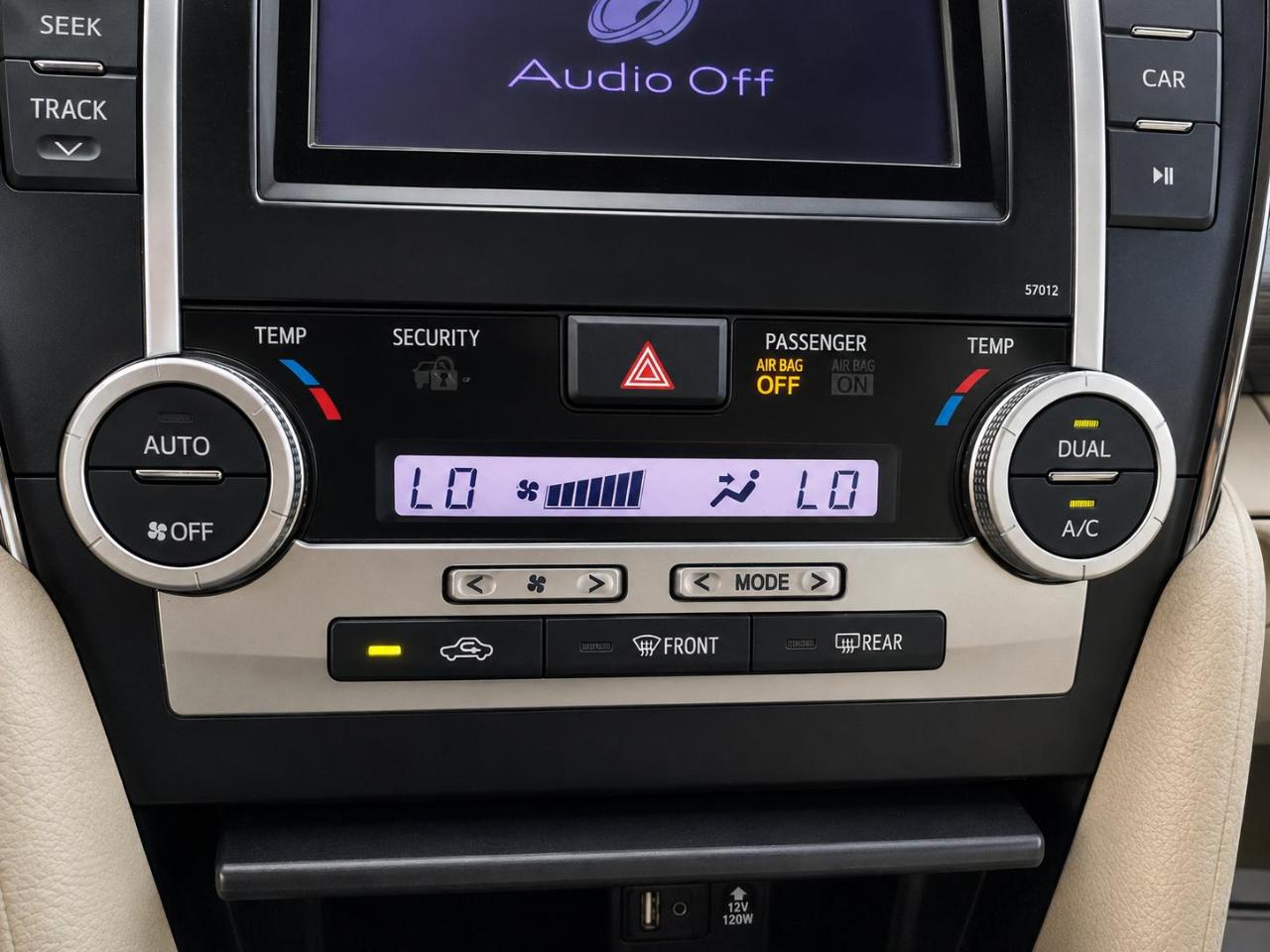 Toyota Camry Hybrid LE 2014