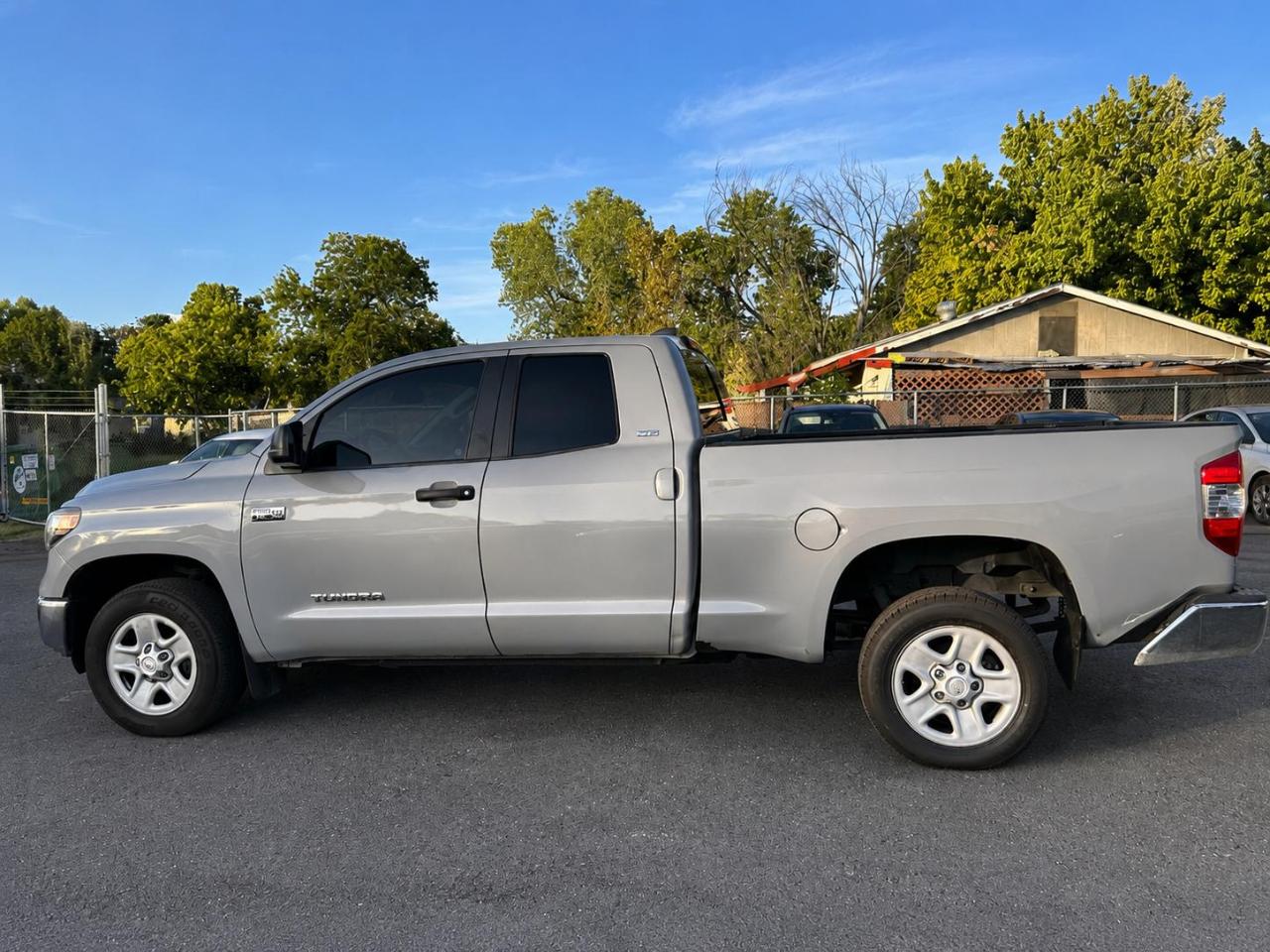 Toyota Tundra  2021