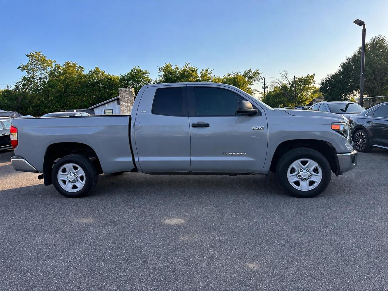 Toyota Tundra  2021
