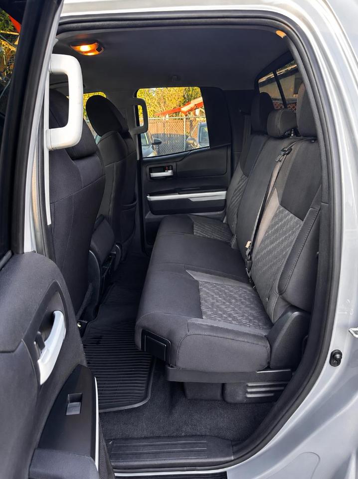 Toyota Tundra  2021