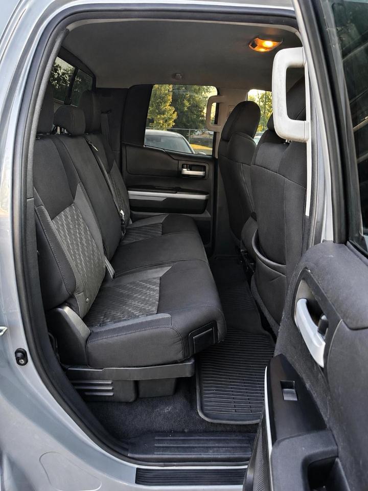 Toyota Tundra  2021