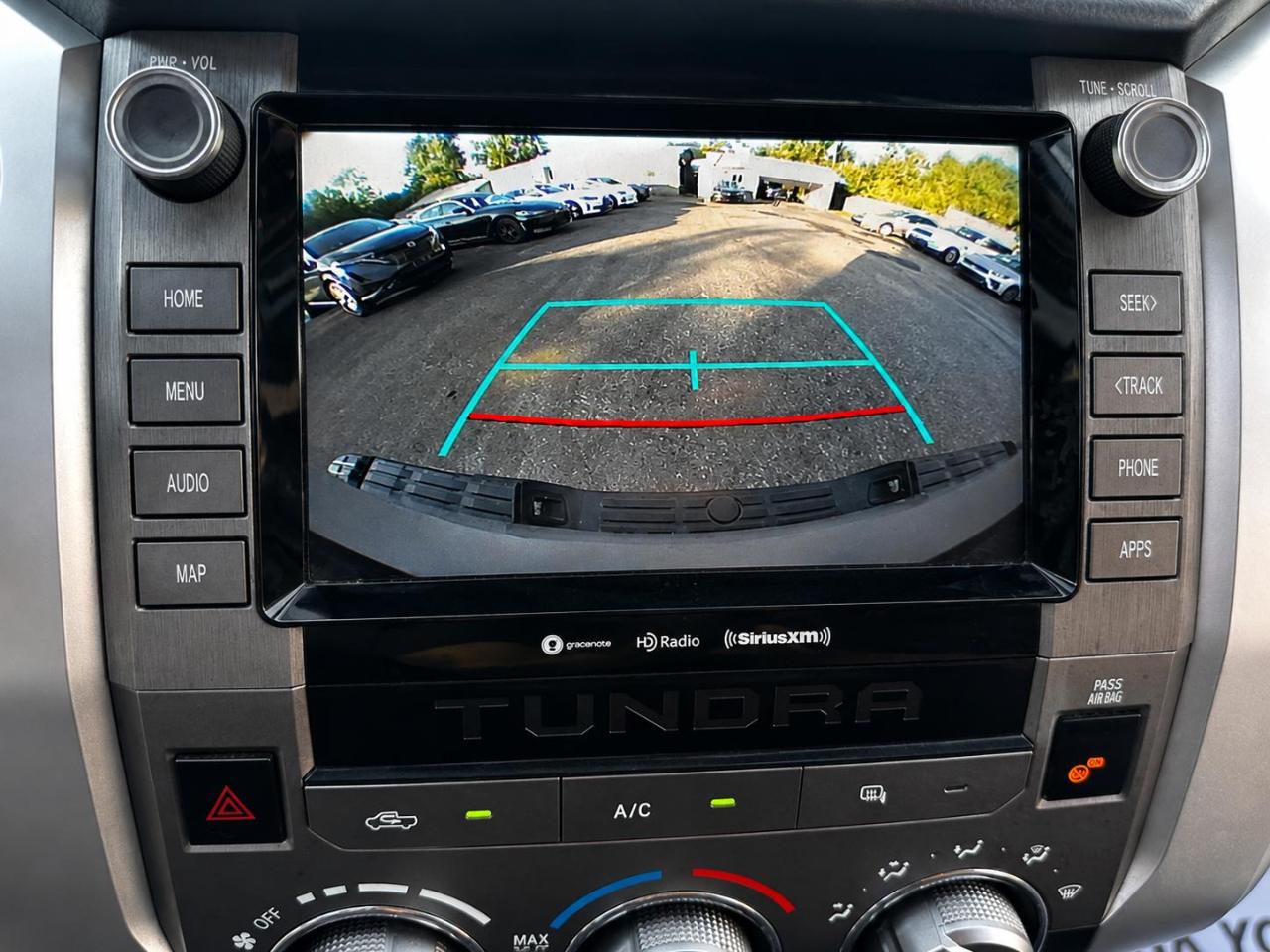 Toyota Tundra  2021