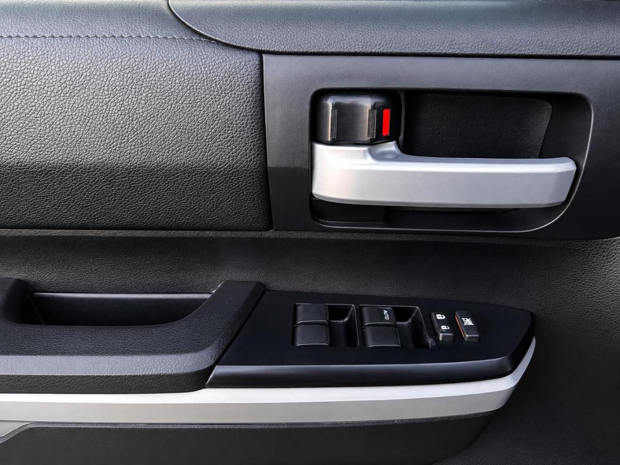 Toyota Tundra  2021
