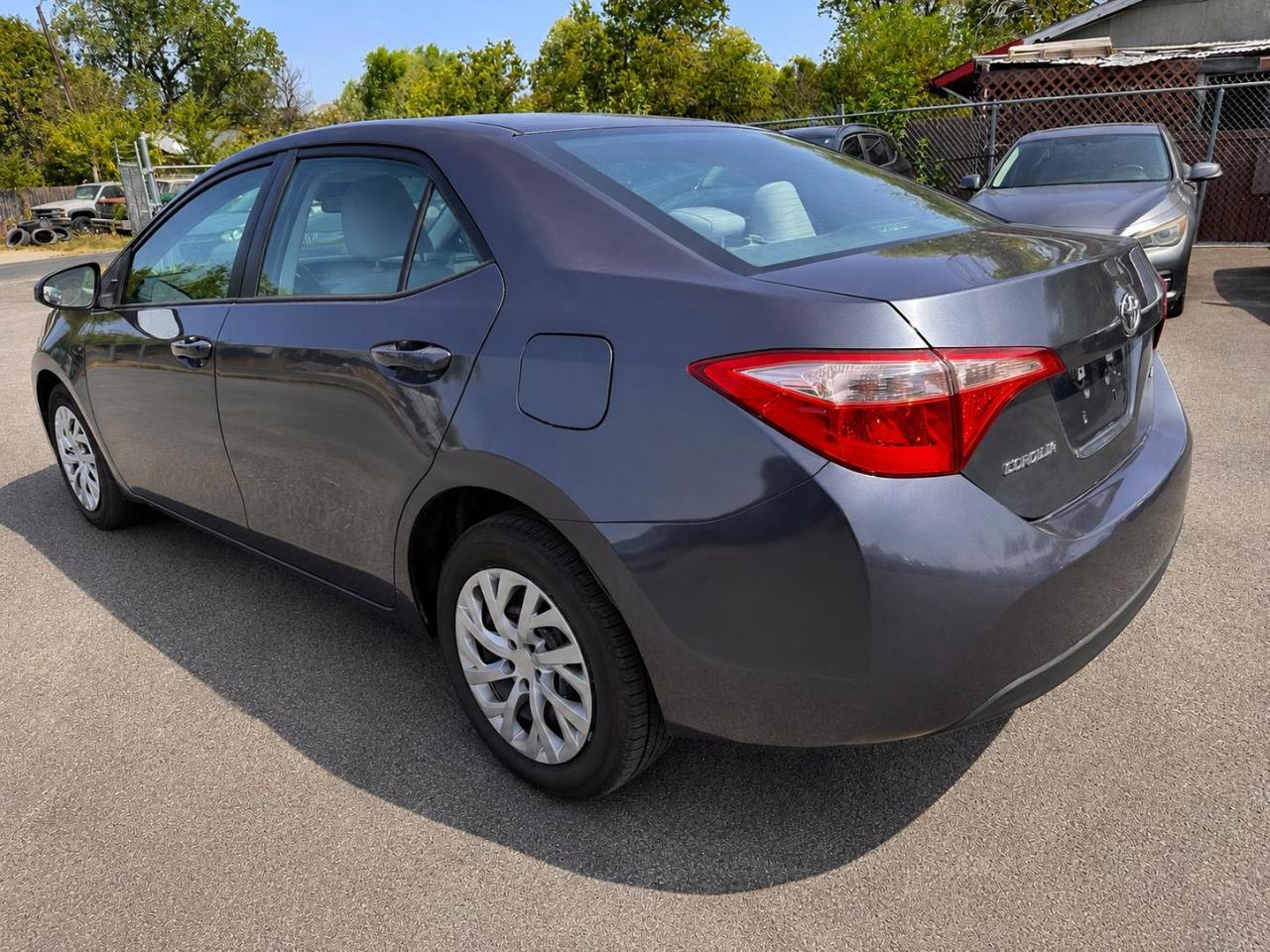 Toyota Corolla LE CVT 2017