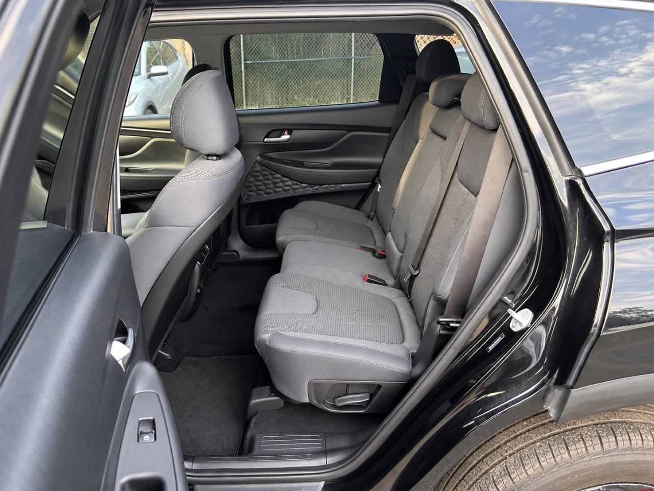 Hyundai Santa Fe SE 2023