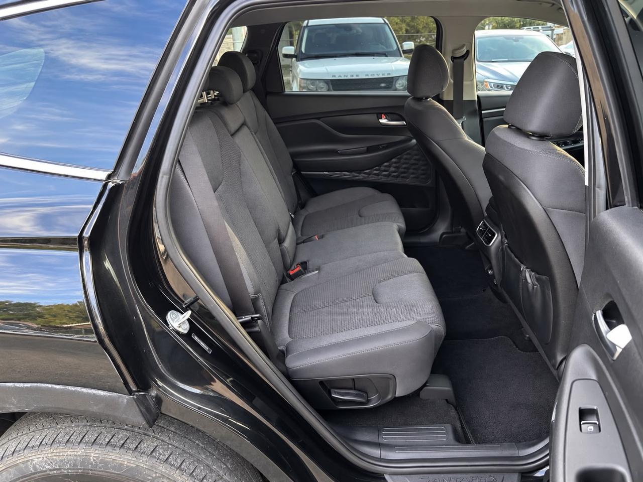 Hyundai Santa Fe SE 2023