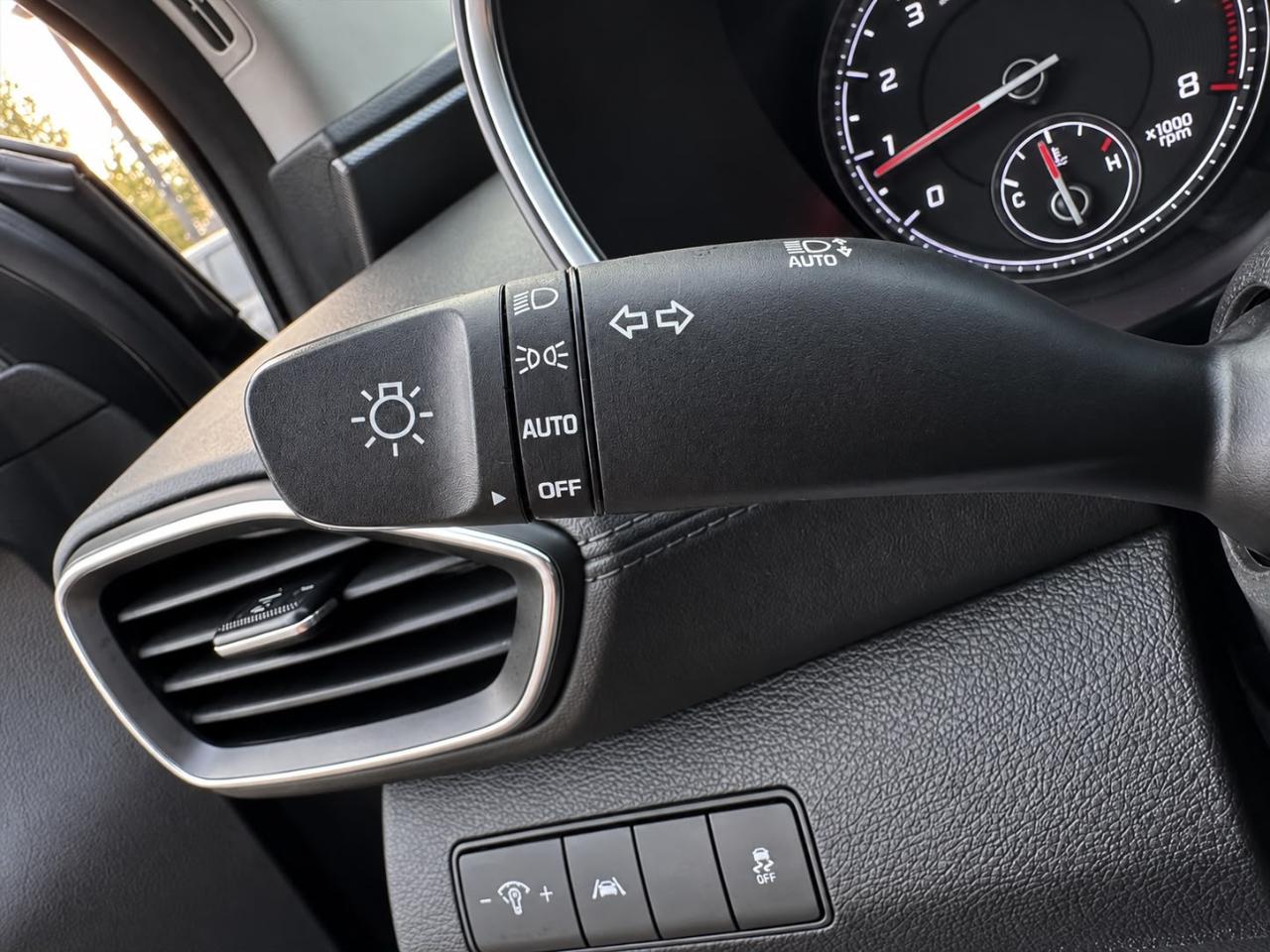 Hyundai Santa Fe SE 2023