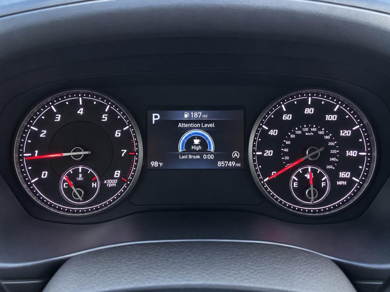 Hyundai Santa Fe SE 2023