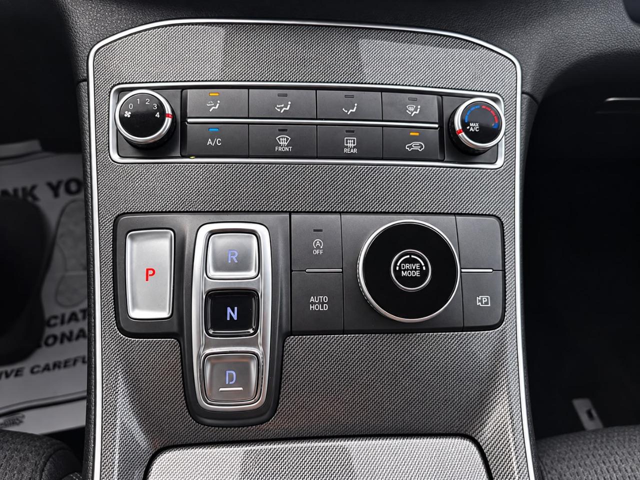 Hyundai Santa Fe SE 2023