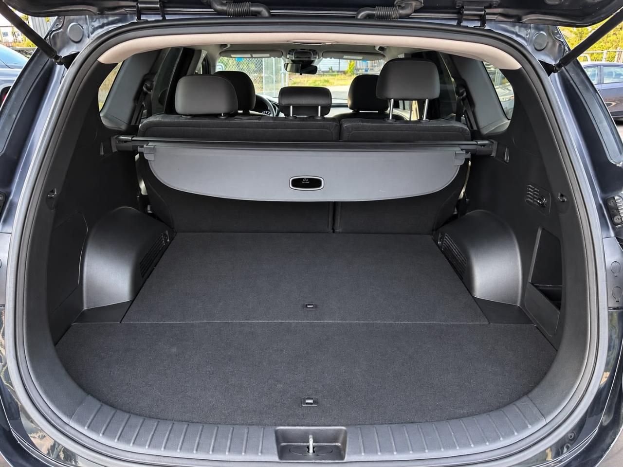Hyundai Santa Fe SE 2023