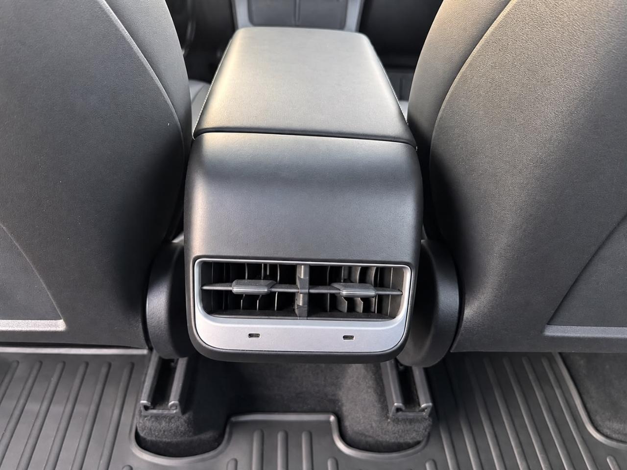Tesla Model Y Long Range 2023