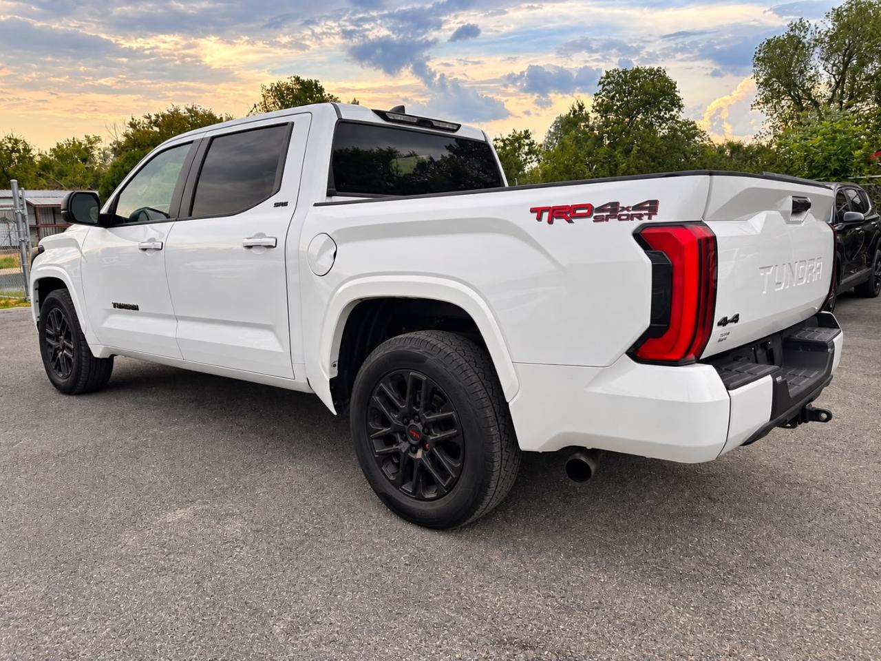 Toyota Tundra SR5 CrewMax 4WD 2023