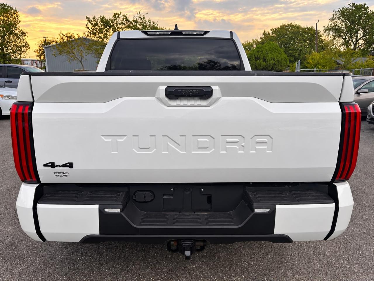 Toyota Tundra SR5 CrewMax 4WD 2023