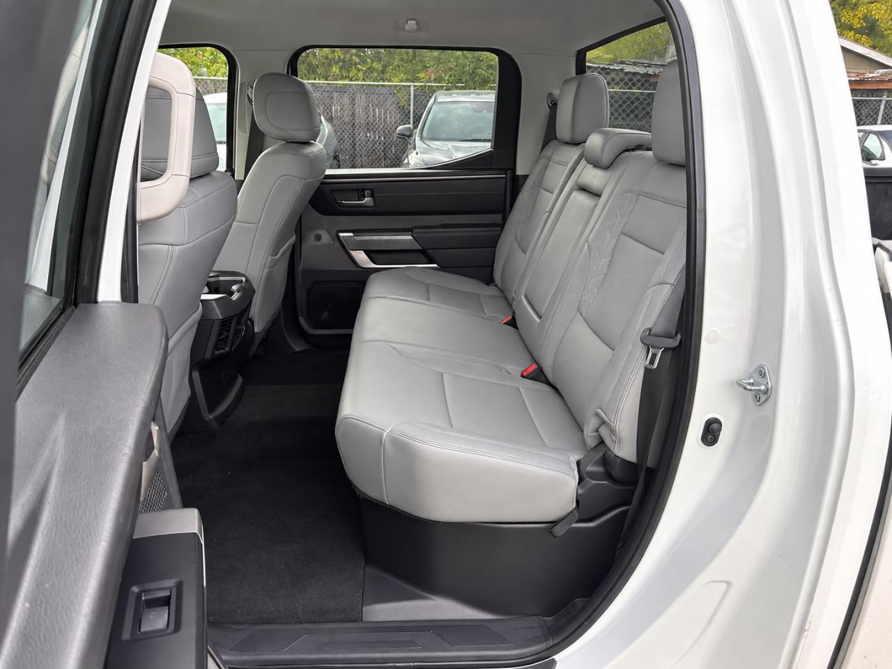 Toyota Tundra SR5 CrewMax 4WD 2023