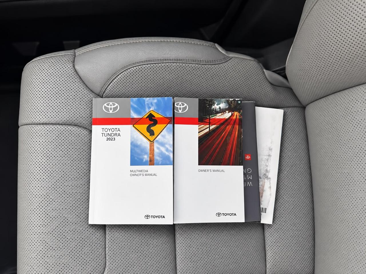 Toyota Tundra SR5 CrewMax 4WD 2023