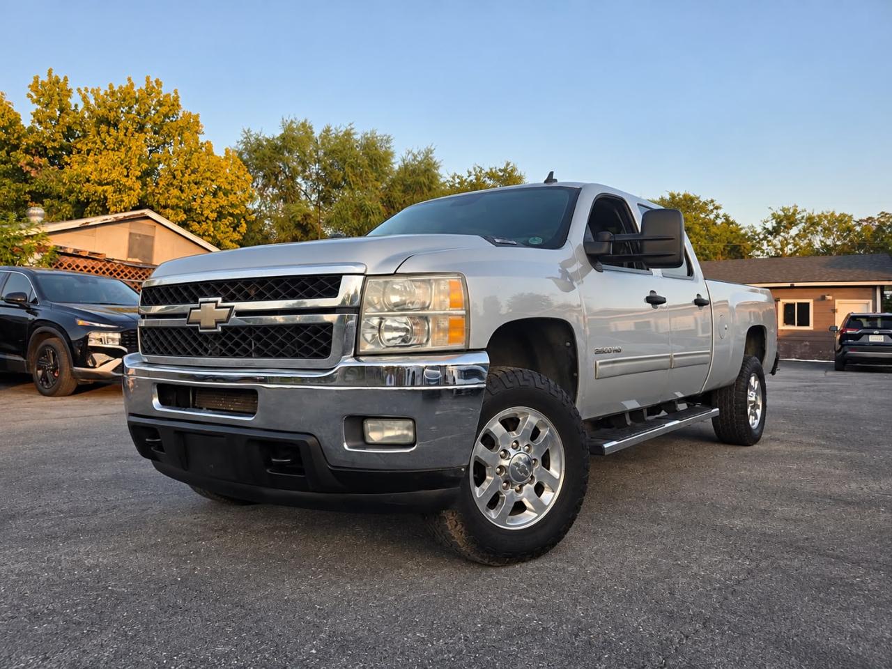 Chevrolet Silverado 2500HD LT Crew Cab 2WD 2011
