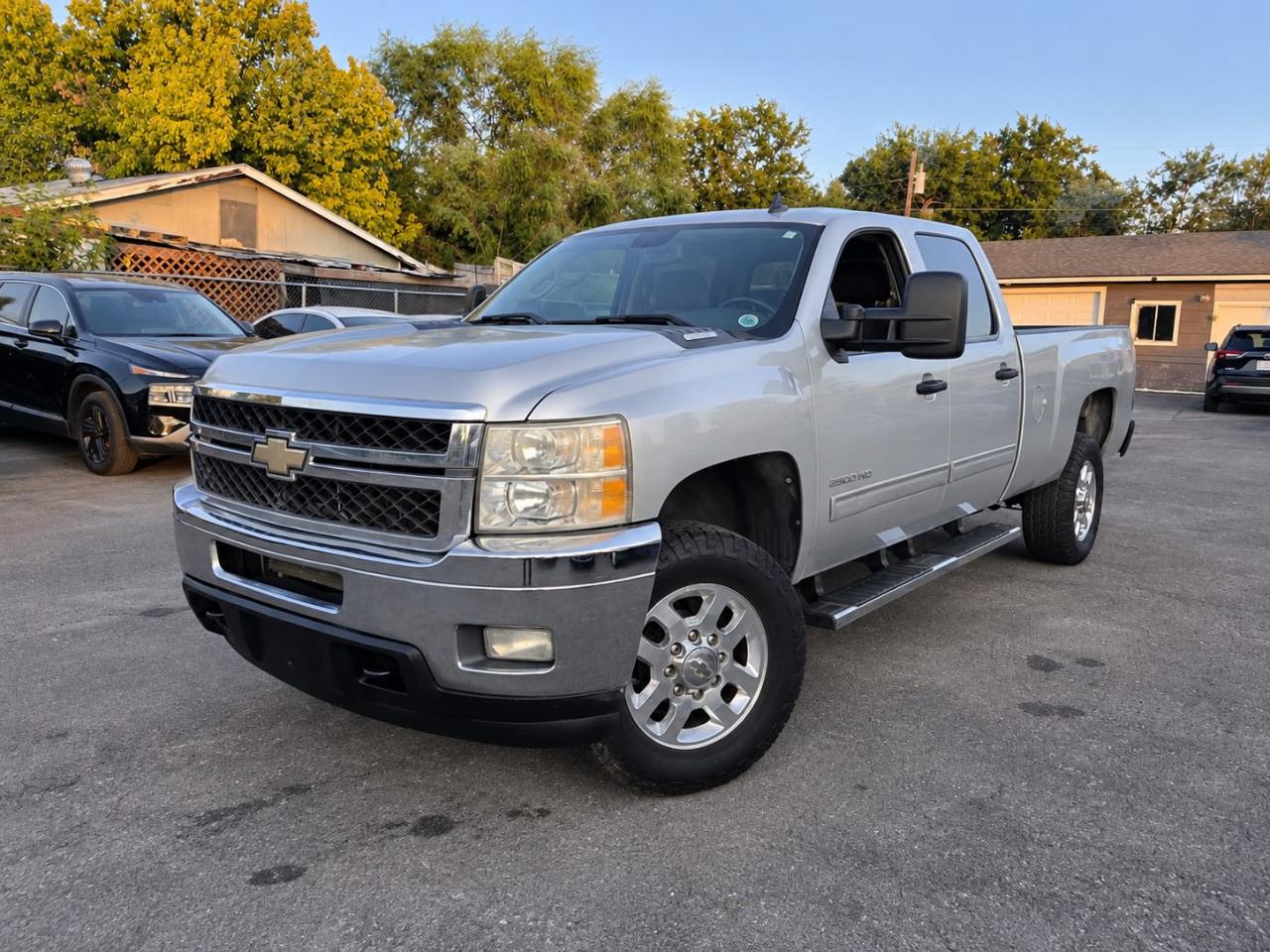 Chevrolet Silverado 2500HD LT Crew Cab 2WD 2011